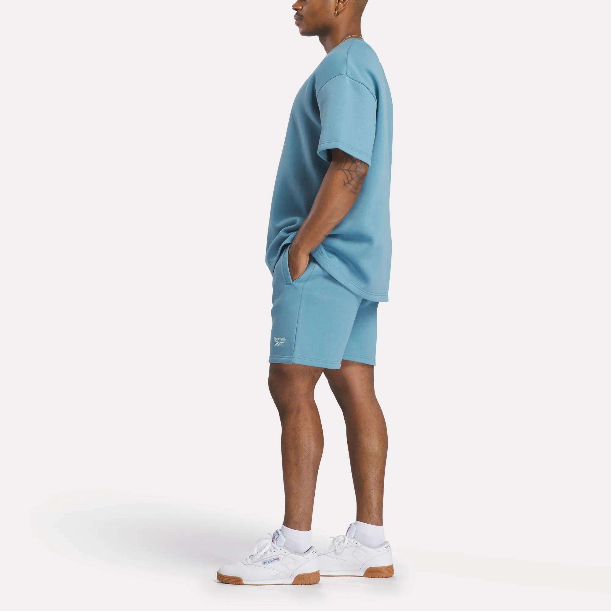 Men's Wardrobe Essentials T-Shirt - Image 3